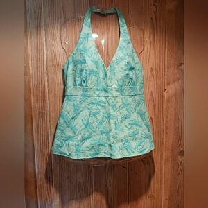 VINEYARD VINES HALTER TOP SIZE 10